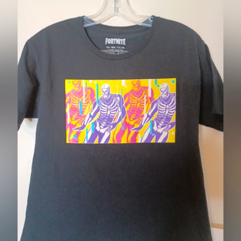 FortNite Black  T-shirt  youth  boys. Size XXL 18
